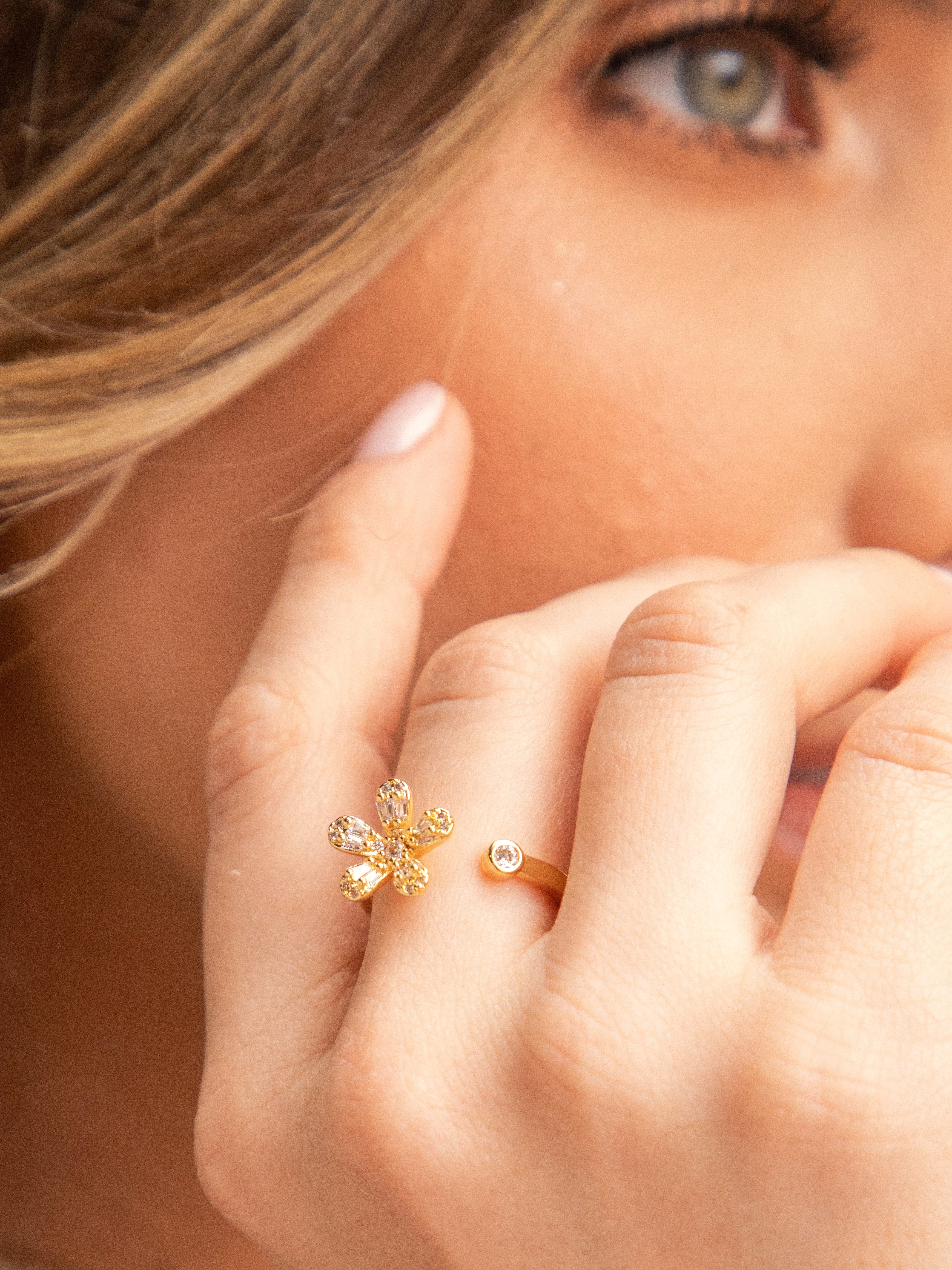 ANILLO LEONOR FLOR
